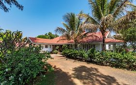 Saffronstays Moira 6-Br Lakeside Villa With Infinity Pool & Jacuzzi