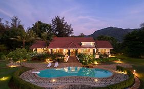 Saffronstays Moira 6-Br Lakeside Villa With Infinity Pool & Jacuzzi
